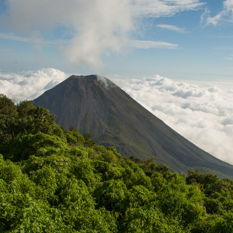 Volcanoes of El Salvador – Land of Adventure